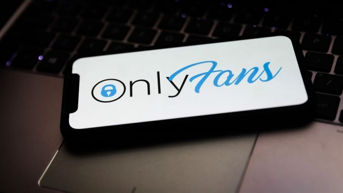 How Travel Bloggers can Make Money on OnlyFans